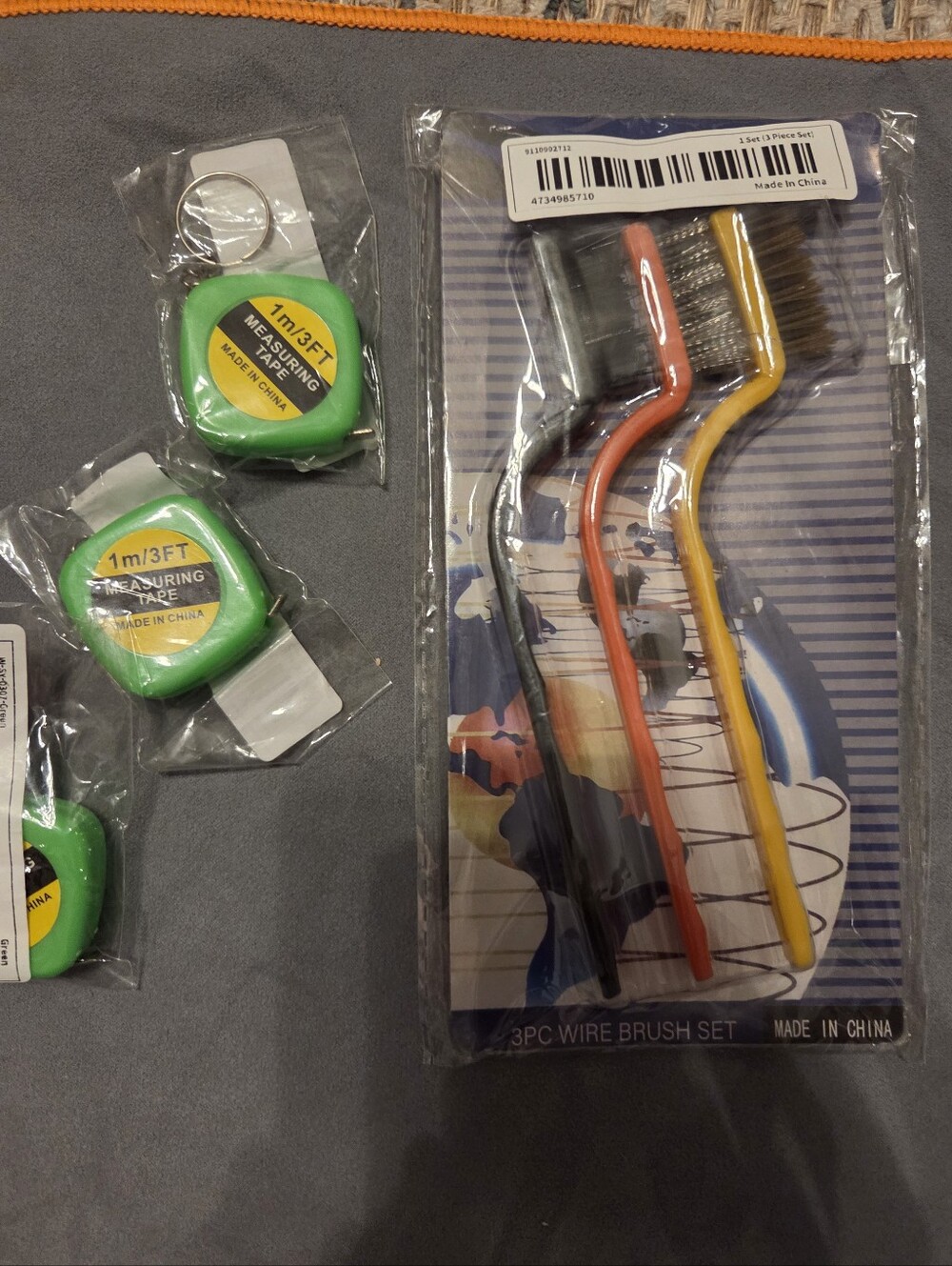 3-Piece Wire Brush Set+3 Measuring Key Chains